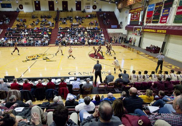 Basketball programs open seasons with D I exhibitions