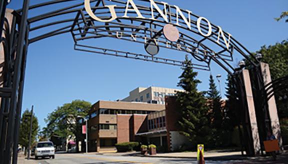 Prospective students come to Gannon