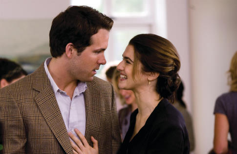 Will Hayes (RYAN REYNOLDS) flirts with free-spirited but ambitious journalist Summer (RACHEL WEISZ) in a romantic comedy about going back to find your happy ending--?Definitely, Maybe?.