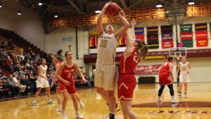 Women’s basketball extends winning streak to four games