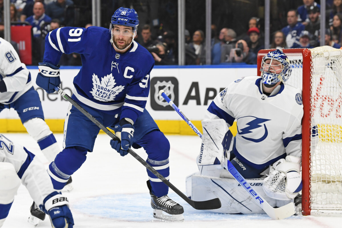 Tampa Bay Lightning and Toronto Maple Leafs face off in Toronto (Photo/Gerry Angus, Icon Sportswire via Getty Images)